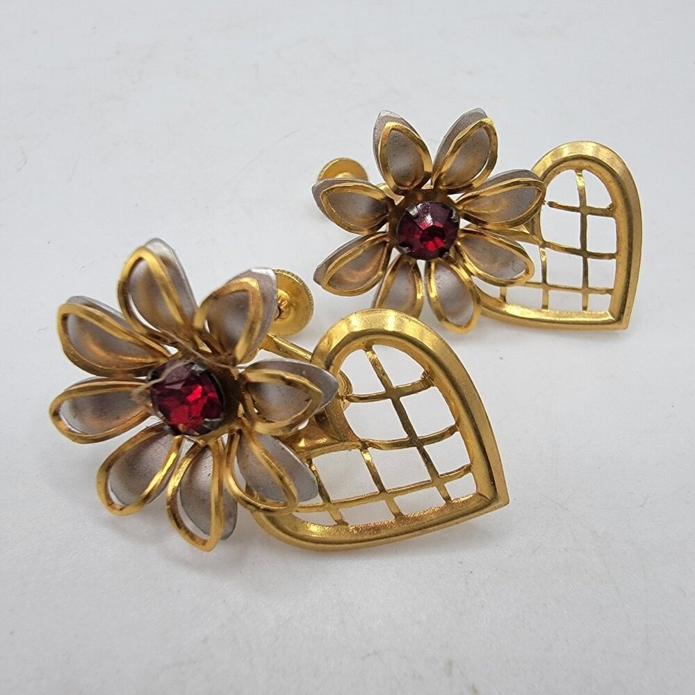 Vintage B.N. Bugbee & Niles Flower Red‎ Rhinestone & Heart Screw Back Earrings